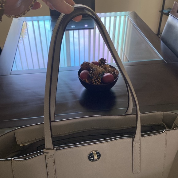 Michael Kors large leather tote.  Mint condition.  Pearl gray - Picture 2 of 12